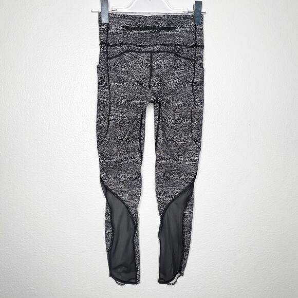 LULULEMON Pace Perfect 7/8 Tight (25") Legging Black White Womens 4 - Picture 4 of 14